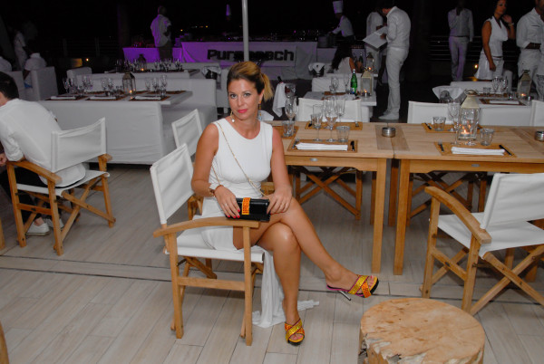 La Fashion Blogger Cristina Lodi indossa scarpe e borsa Loriblu