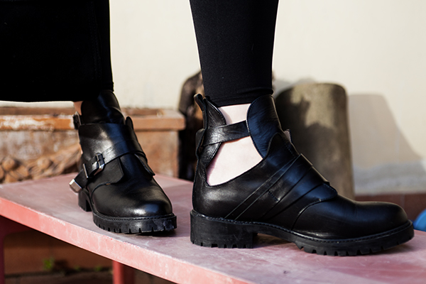 fashion blogger italia, cut out boots, cut out boots zara, 2 fashion sisters