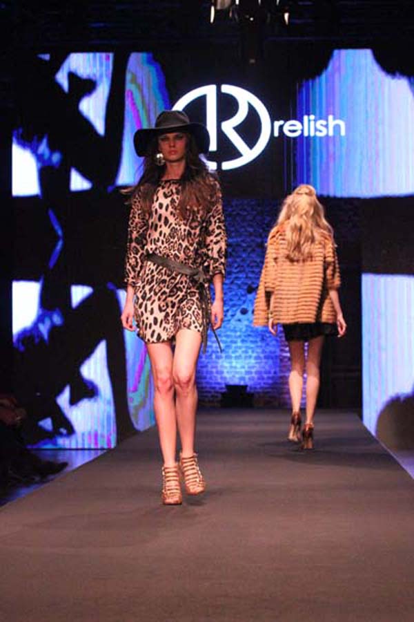 relish, spazio antologico, 2 fashion sisters
