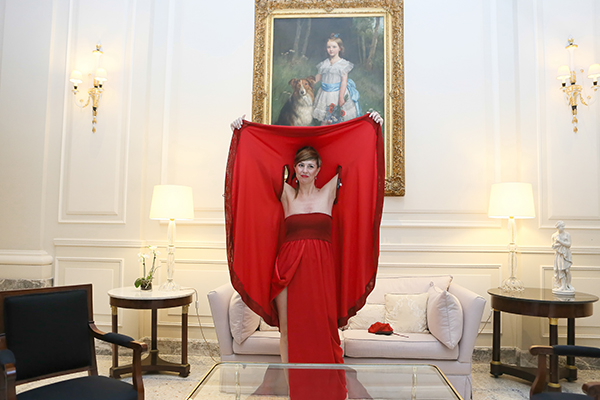 Cristina Lodi, 2 Fashion Sisters, PalazzoParigi, Infant Charity Award, trucco shiseido, abito lungo rosso, acconciatura volpicelli